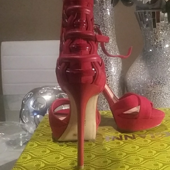 Beautiful Red Shoes - Picture 2 of 2